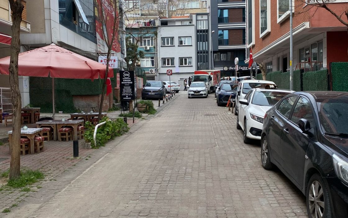 BAKIRKÖY İSTANBUL CADDESİ ARKASI