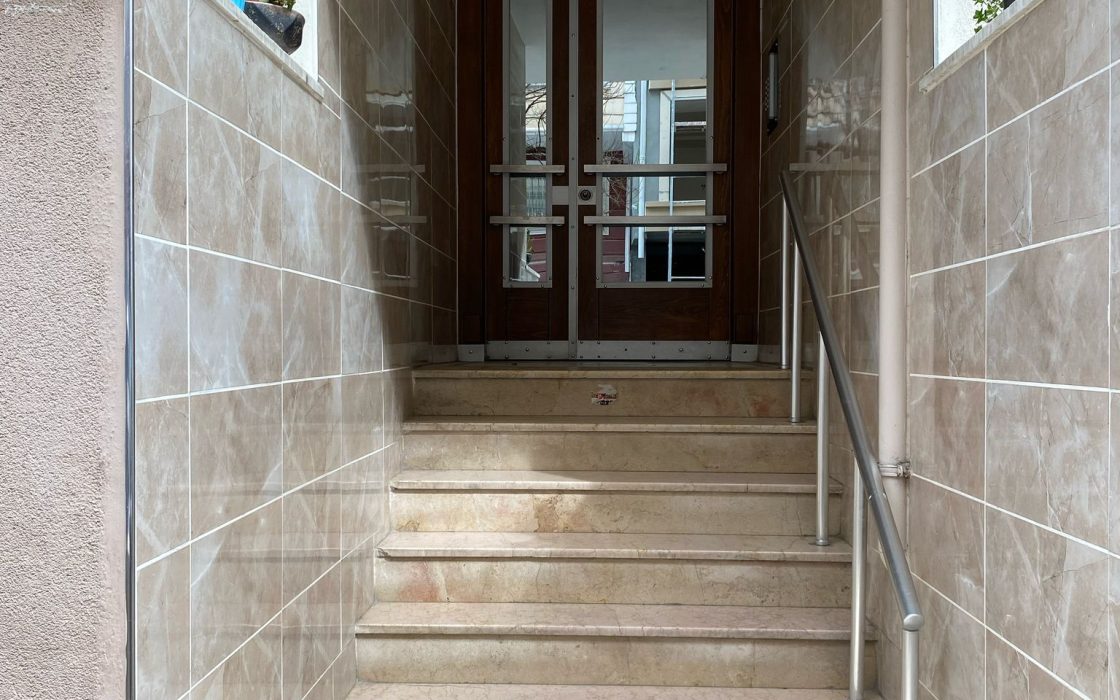 BAKIRKÖY İSTANBUL CADDESİ ARKASI