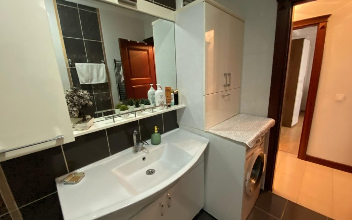 BAKIRKÖY İSTANBUL CADDESİ ARKASI