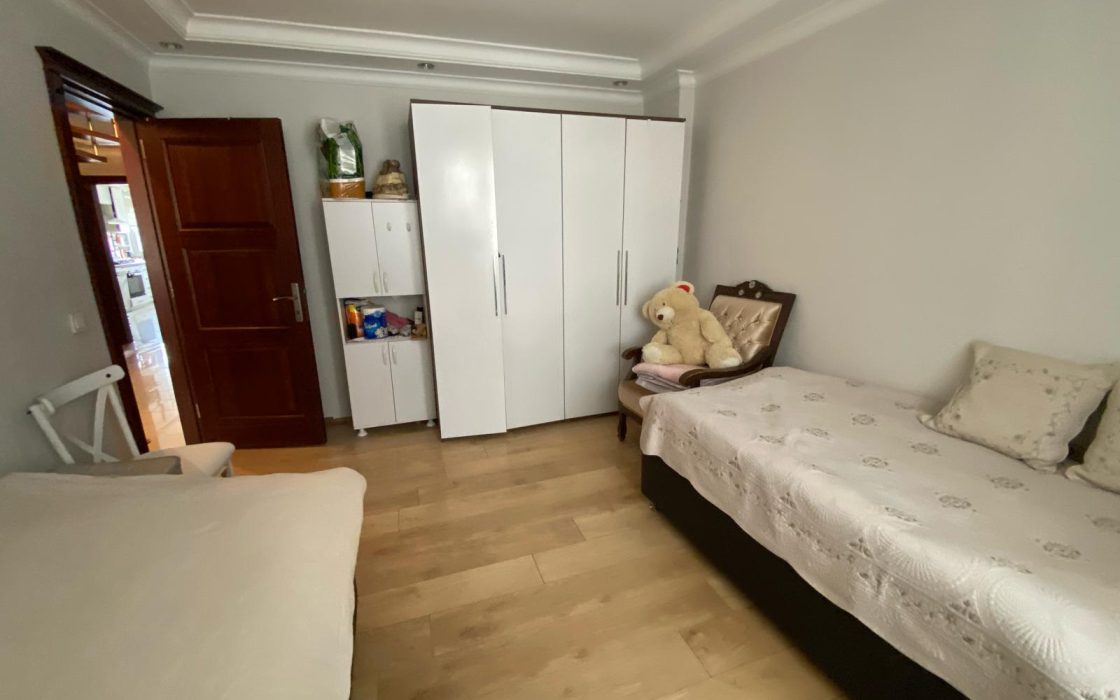 BAKIRKÖY İSTANBUL CADDESİ ARKASI