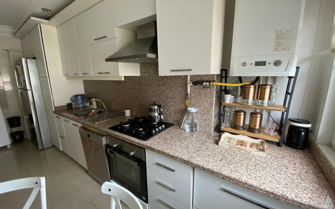 BAKIRKÖY İSTANBUL CADDESİ ARKASI