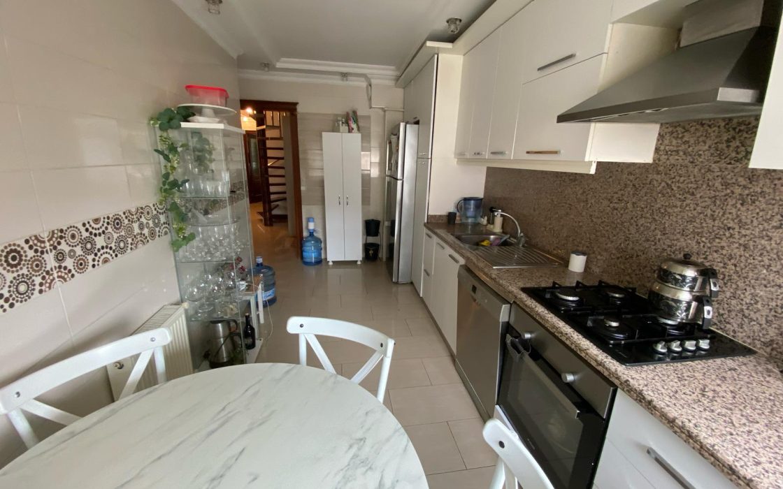 BAKIRKÖY İSTANBUL CADDESİ ARKASI