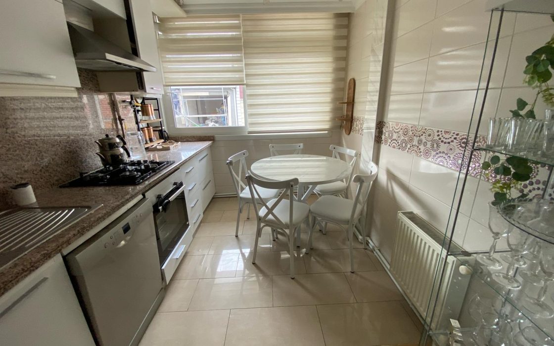 BAKIRKÖY İSTANBUL CADDESİ ARKASI