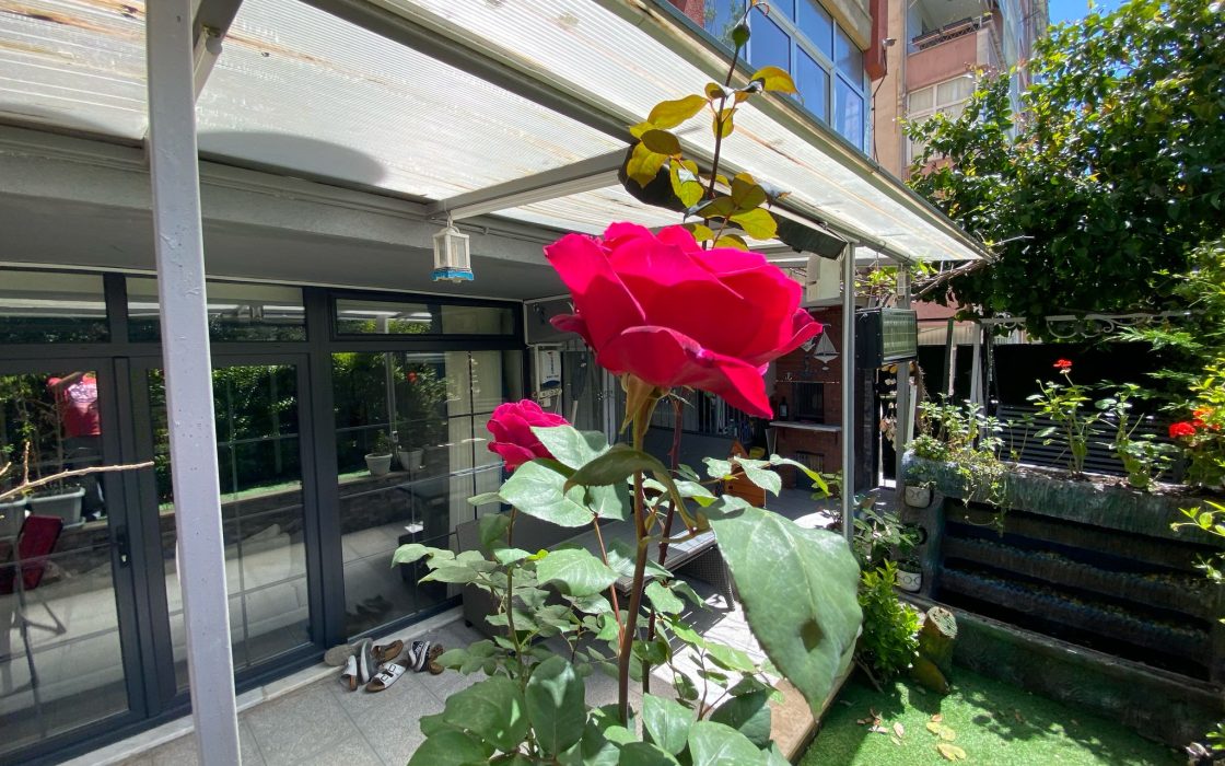 SİMİTAŞ BLOKLARINDA BAHÇE KATI BARBEKÜ KEYİFLİ