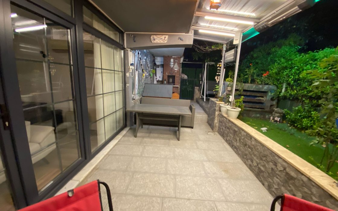 SİMİTAŞ BLOKLARINDA BAHÇE KATI BARBEKÜ KEYİFLİ