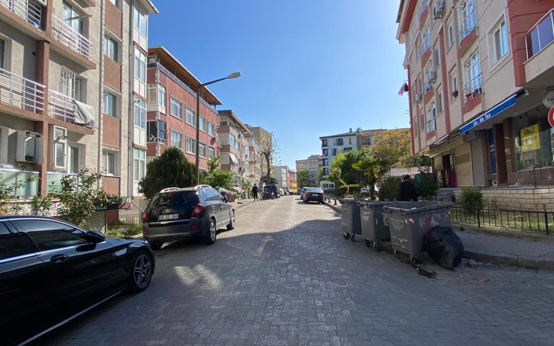 MERTERİN EN MERKEZİ KONUMLARINDAN ALTAY SOKAKTA