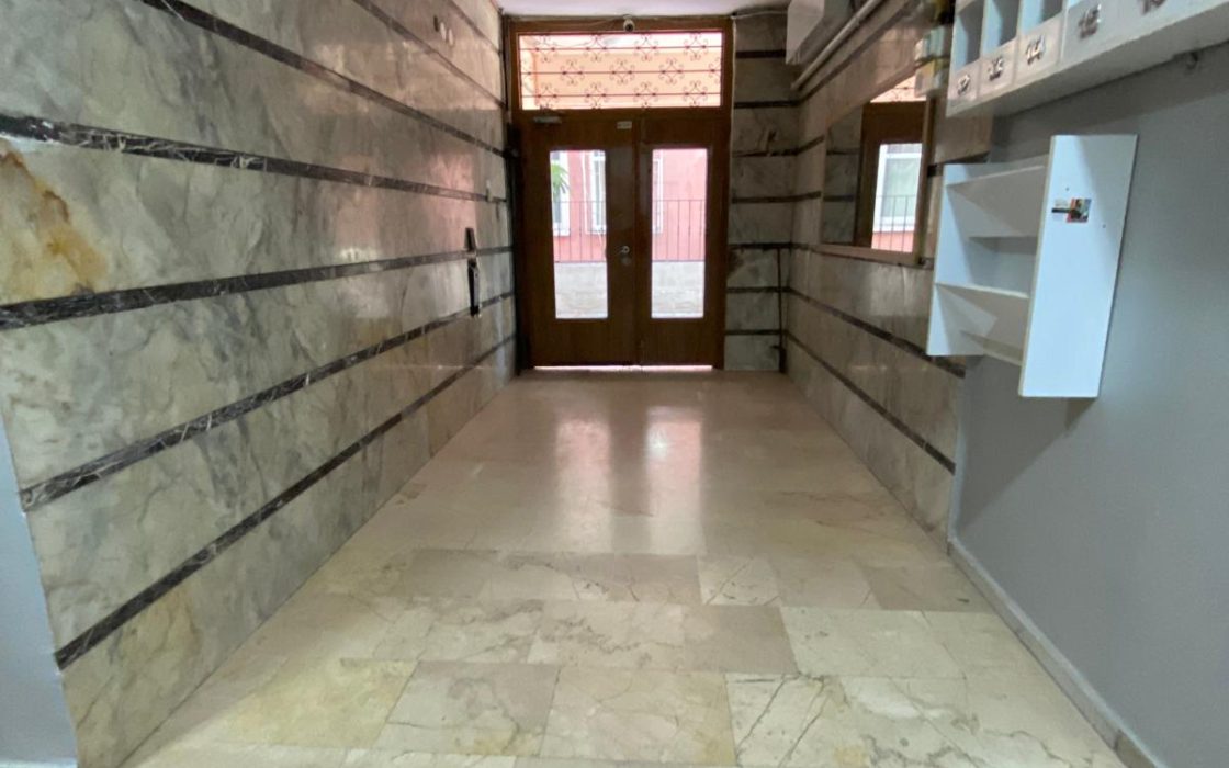 MERTERİN EN MERKEZİ KONUMLARINDAN ALTAY SOKAKTA