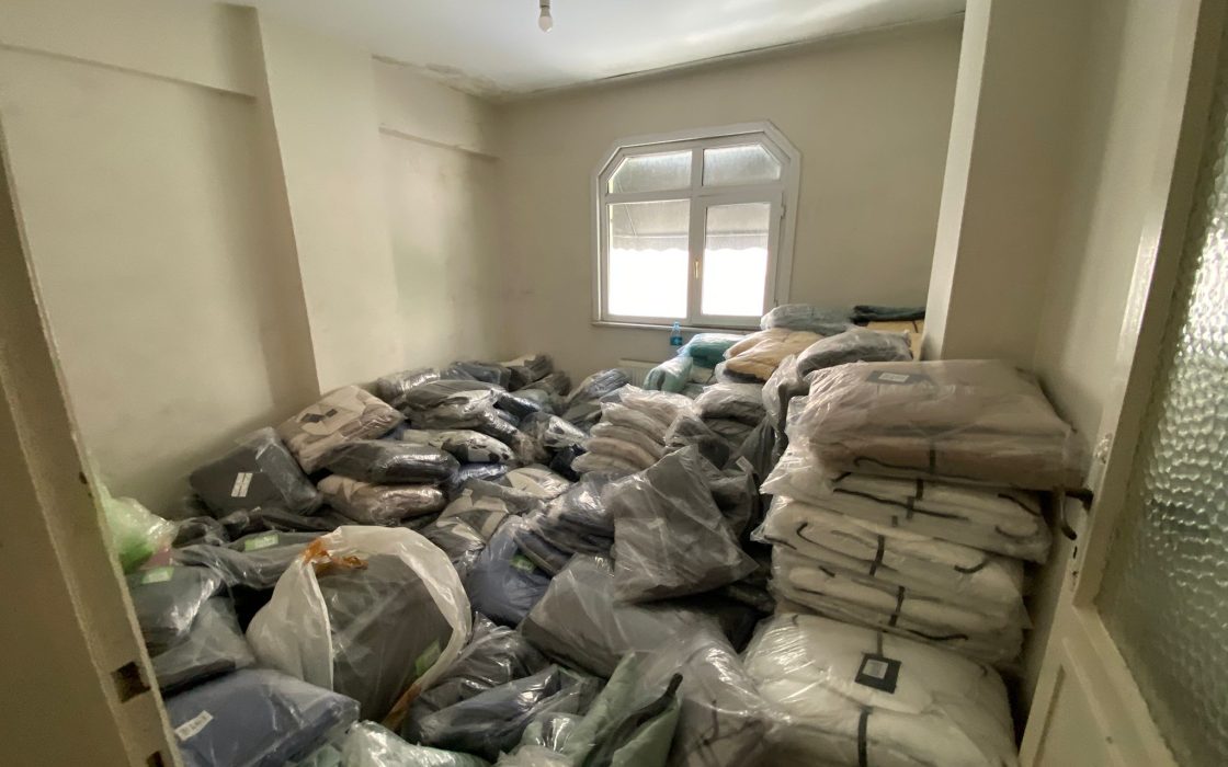 TEKSTİL PİYASASININ GÖBEĞİ MERTER SOKAKTA SATILIK DÜKKAN/MAĞAZA