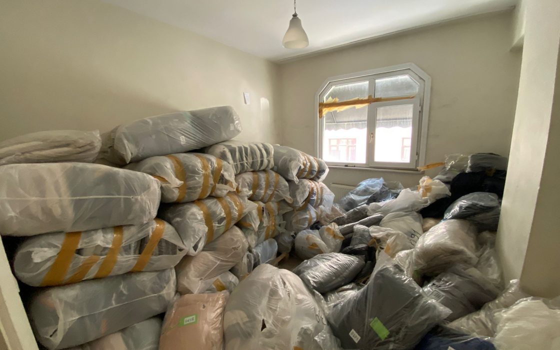 TEKSTİL PİYASASININ GÖBEĞİ MERTER SOKAKTA SATILIK DÜKKAN/MAĞAZA