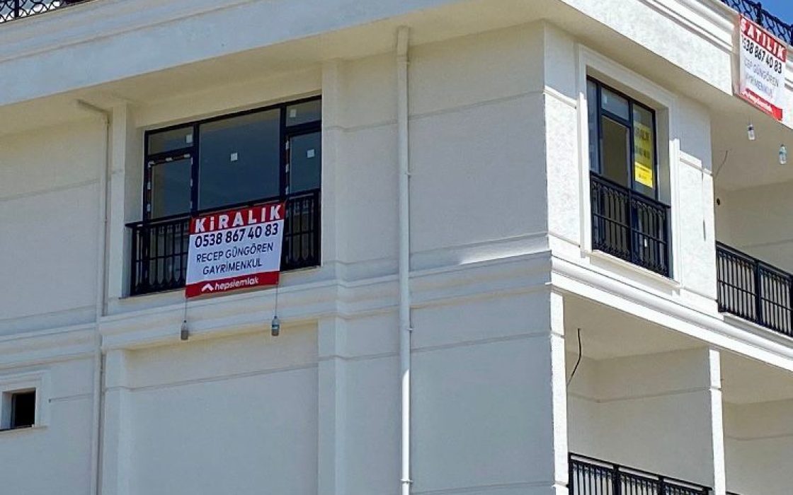 BÜYÜKÇEKMECE DENİZ MANZARALI LÜKS KİRALIK VİLLA