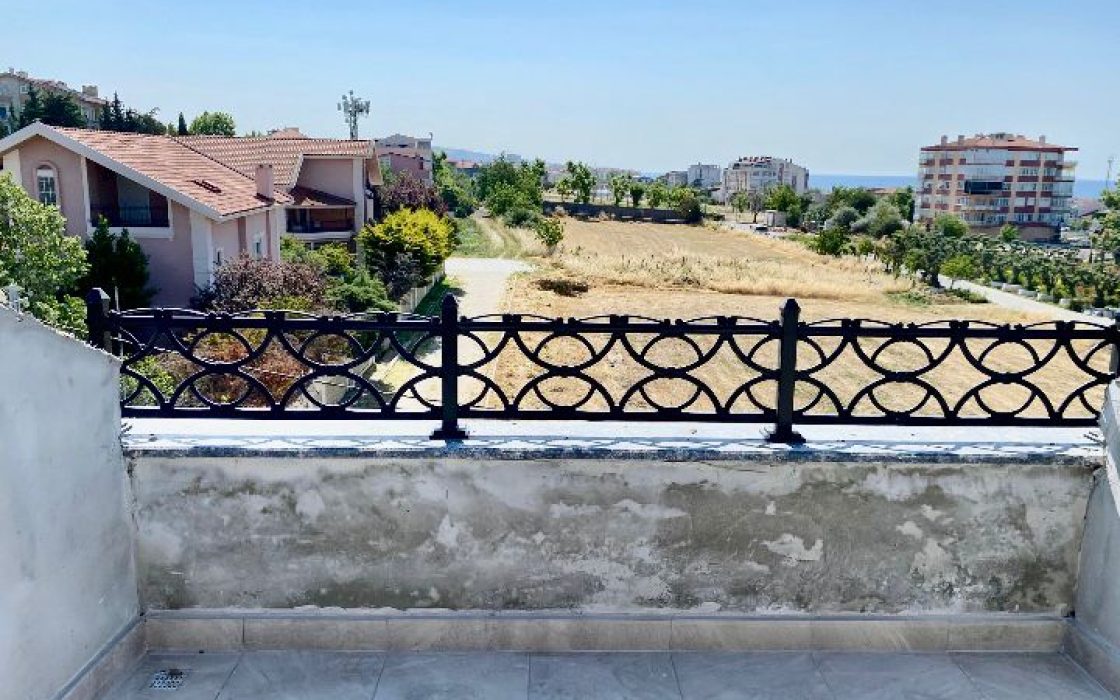 BÜYÜKÇEKMECE DENİZ MANZARALI LÜKS KİRALIK VİLLA